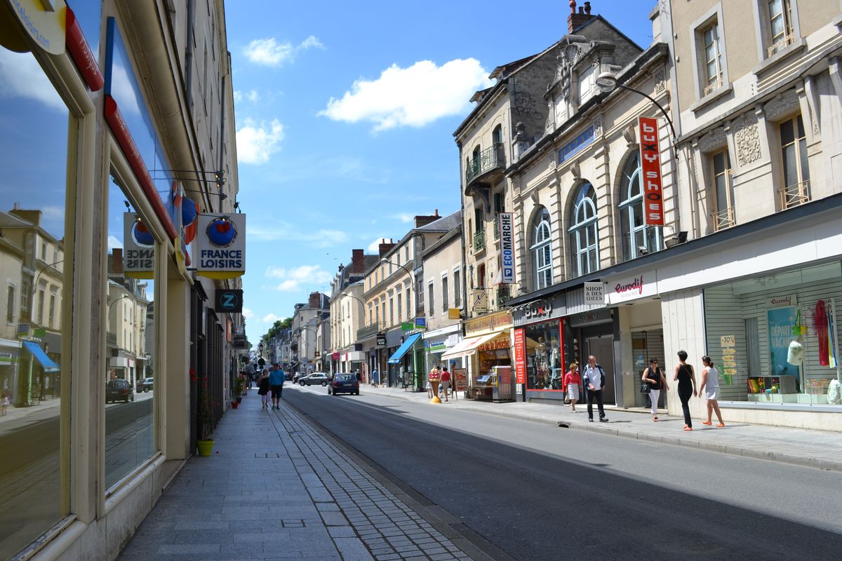 Rue Général de Gaulle LAVAL